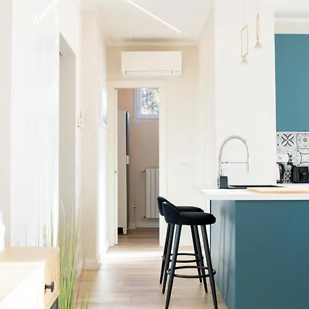 Blu Iris Apartment